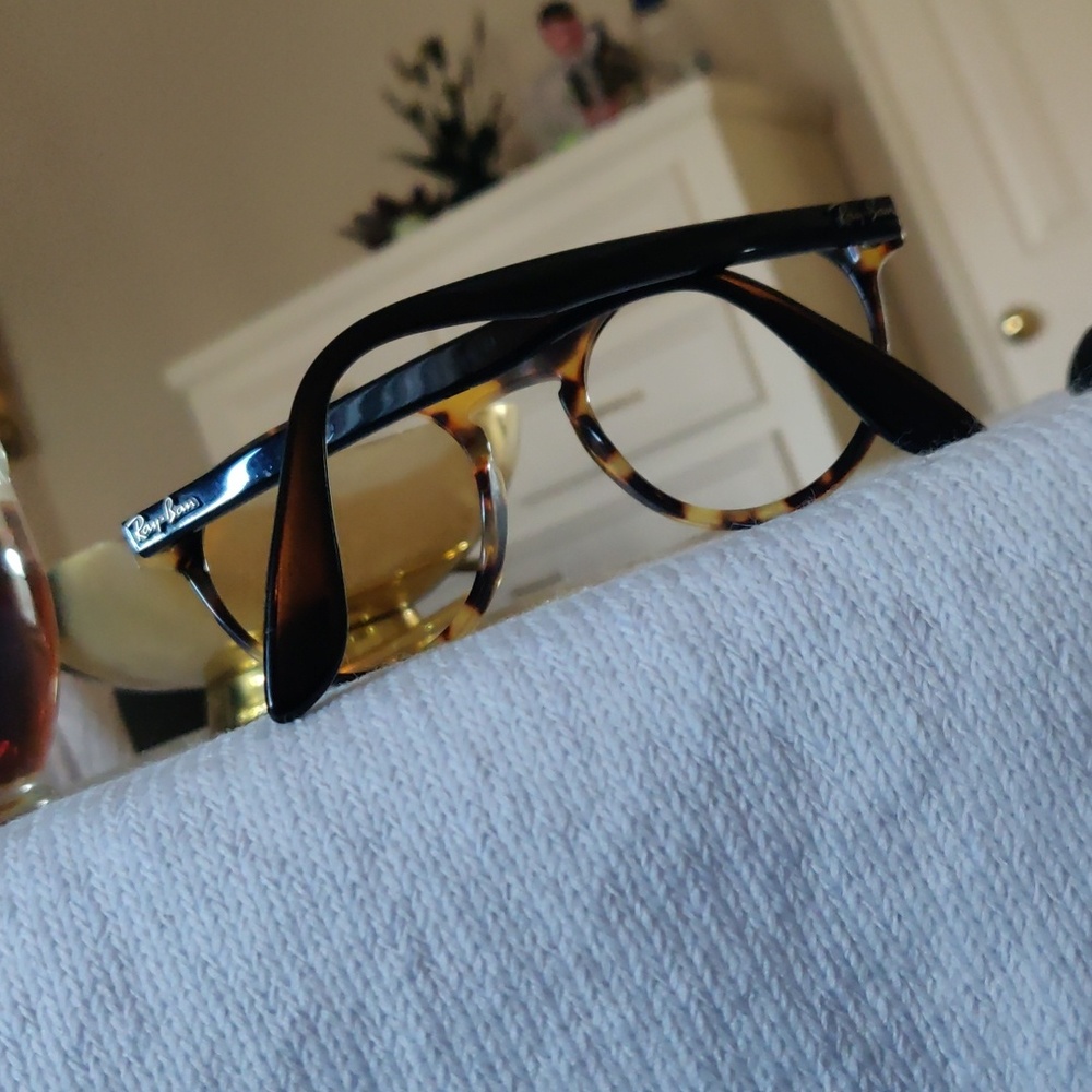 Glasses - Picture 4 of 4